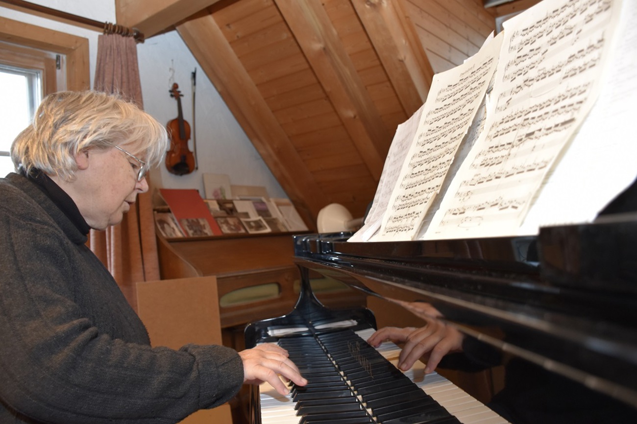 Musik soll die Seele berühren: Für die Musikerin Brigitte Gloor ist der Ausdruck der Musik wichtiger als technische Perfektion. (Bild: cbs)