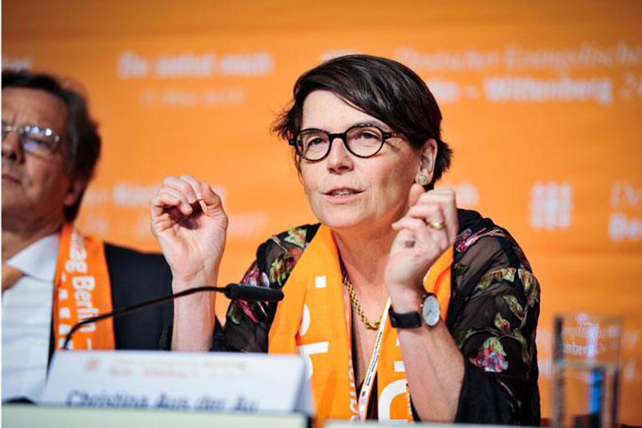 Christina Aus der Au an einer Pressekonferenz zum Kirchentag. | DEKT/Dallwitz