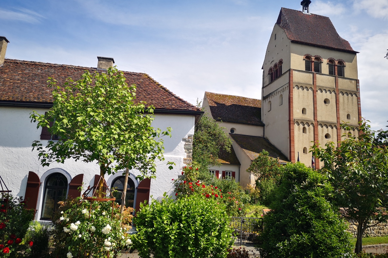 Das Reichenauer Münster St. Maria und Markus steht wahrscheinlich an der Stelle der ersten Klosterkirche.   Bild: sal