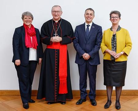 Ökumene trifft Diplomatie: Aussenminister Cassis und Kardinalstaatssekretär Parolin besuchen Synode der EKS