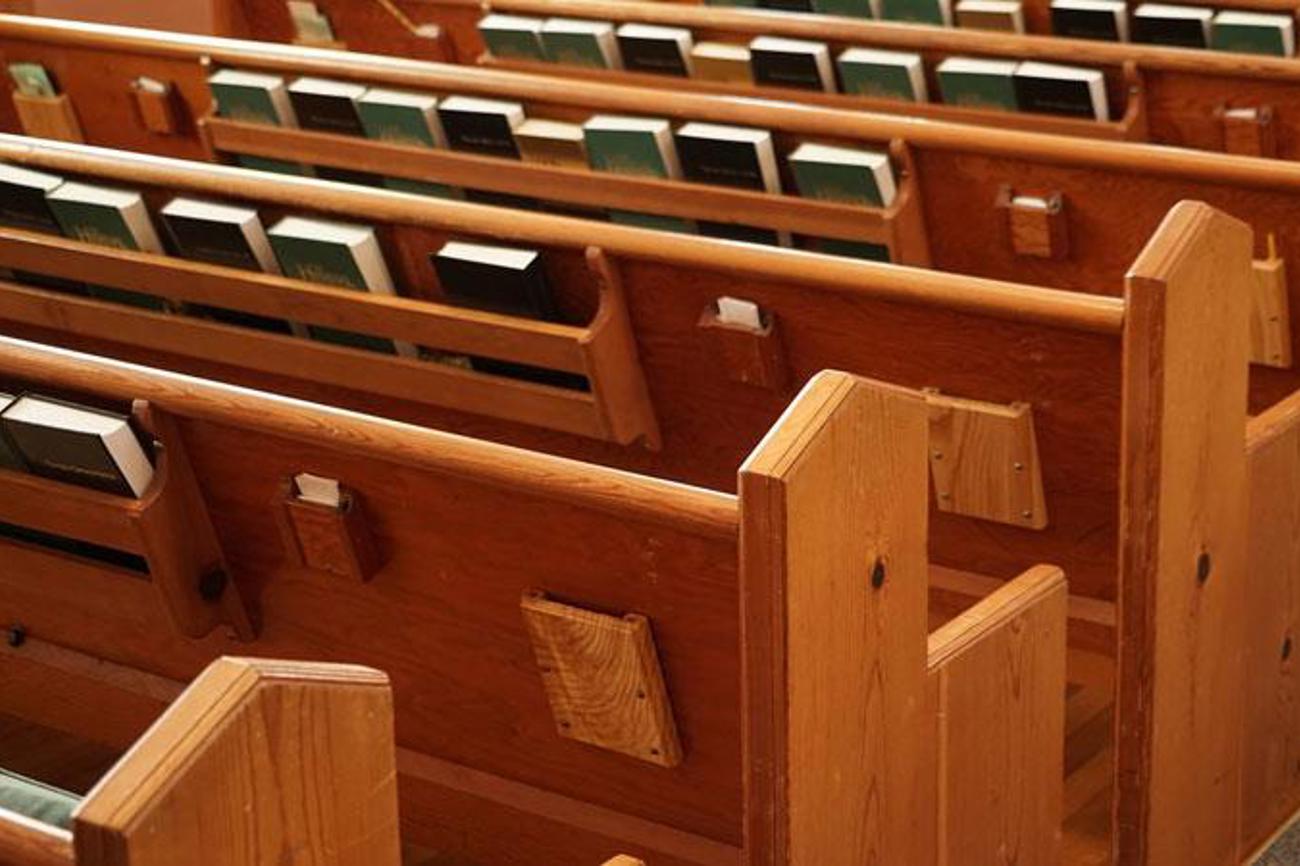 Viele Kirchenbänke bleiben sonntags leer. Die reformierte Kirche beider Appenzell sucht jetzt im Rahmen der anstehenden Verfassungsreform Lösungen.|pixabay