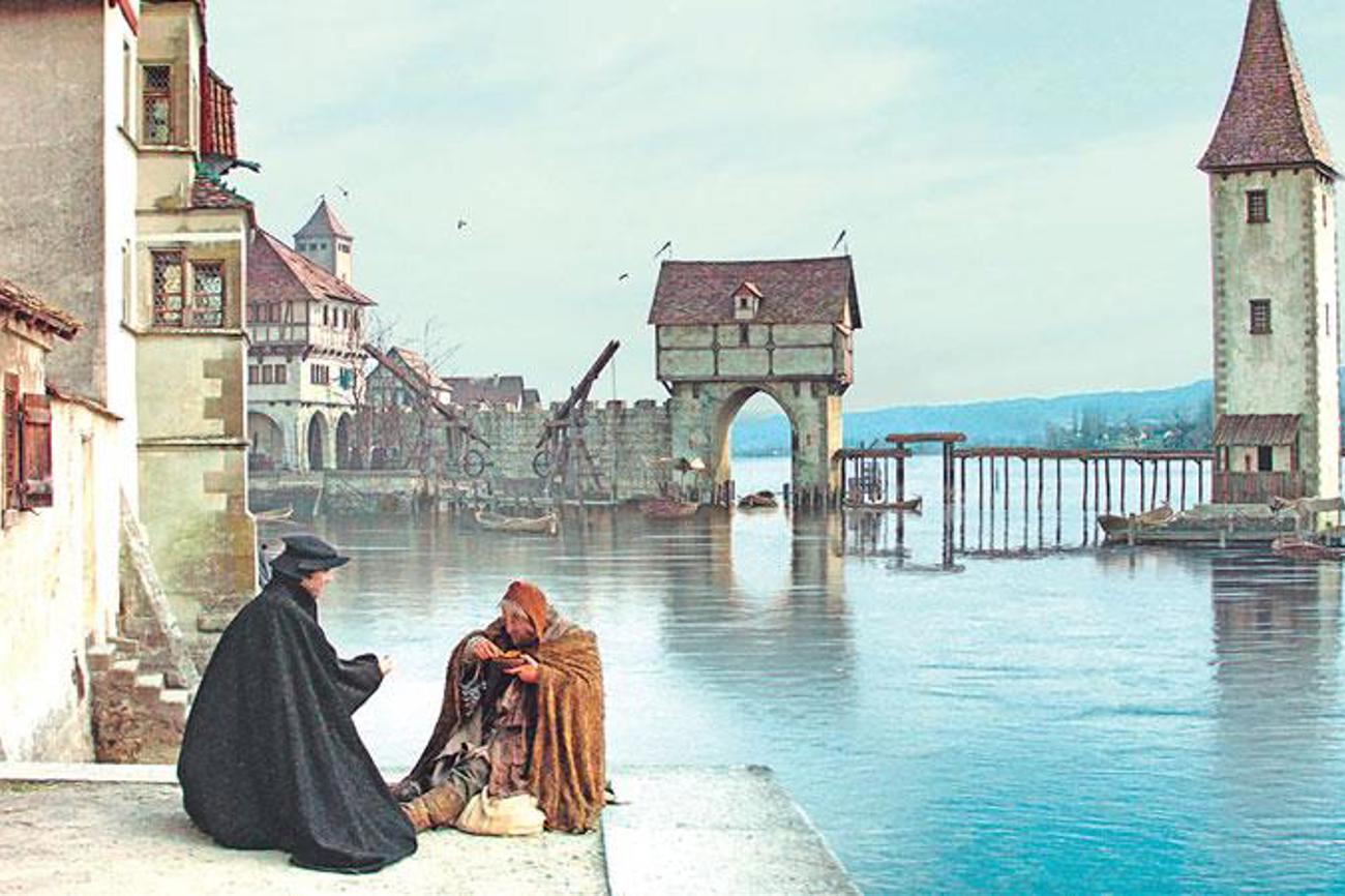 Reformator Zwingli spricht mit einem verarmten Söldner. Szene aus dem Zwingli-Film.|Ascot Elite