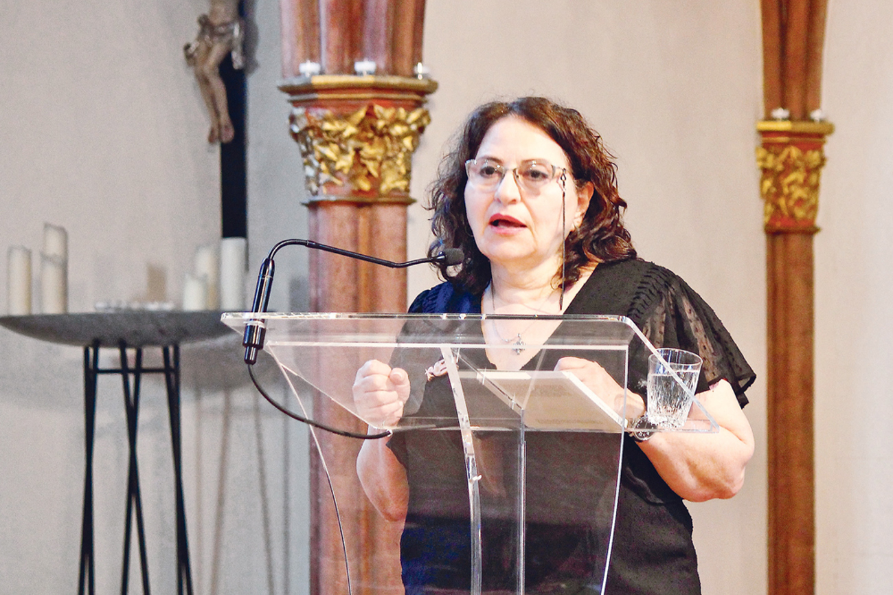 Faten Mukarker in der Predigerkirche in Basel: «Das Gebot ‹Liebe deine Feinde› ist unverhandelbar.» | Foto: Tilmann Zuber Faten Mukarker in der Predigerkirche in Basel: «Das Gebot ‹Liebe deine Feinde› ist unverhandelbar.» | Foto: Tilmann Zuber