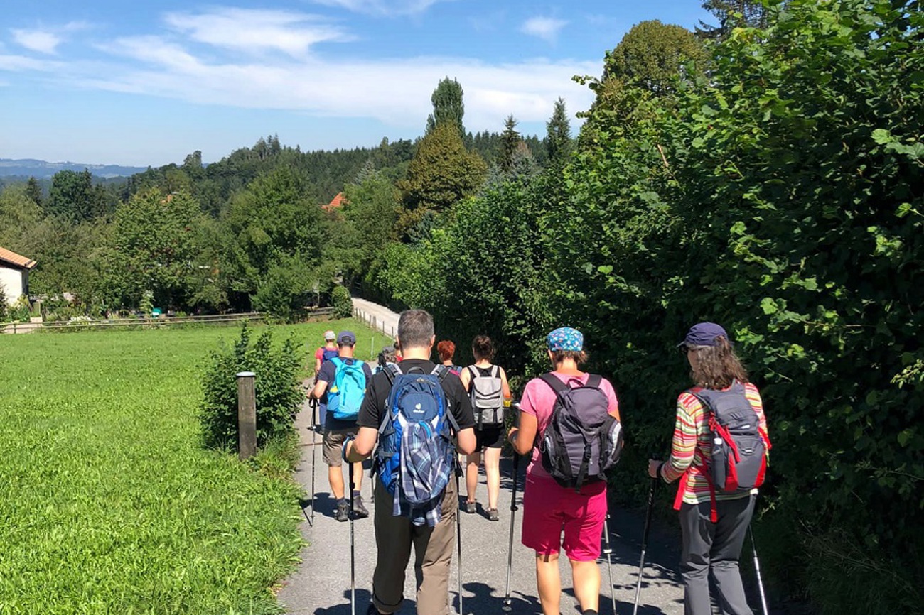 «Hiking Church»-Wandergruppe in Aktion.