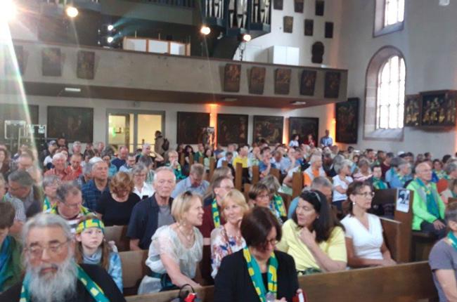 Kirche St. Jakob in Nürnberg: Alle sind schon da.