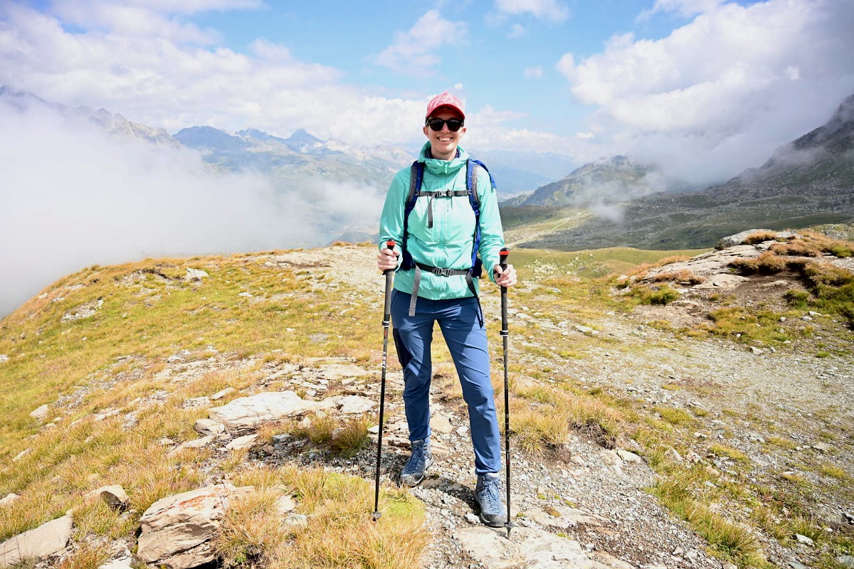 Flavia Hüberli beim Wandern im Engadin.