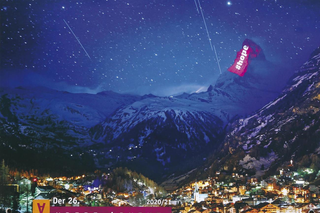 Das Titelbild des «Anderen Advents» zeigt eine Lichtinstallation am Matterhorn. (Bild: zVg)